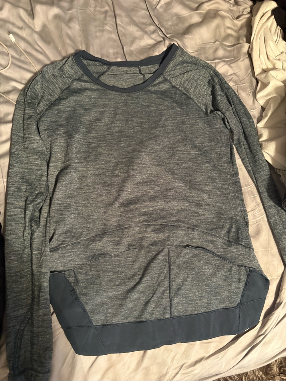lululemon athletica Women's Heathered Slate Scoop Neck Long Sleeve